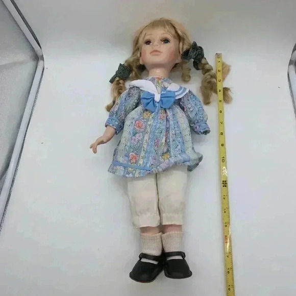 Duck House Heirloom Dolls numbered Porcelain Doll Golden Curls 16 inch - Picture 7 of 7